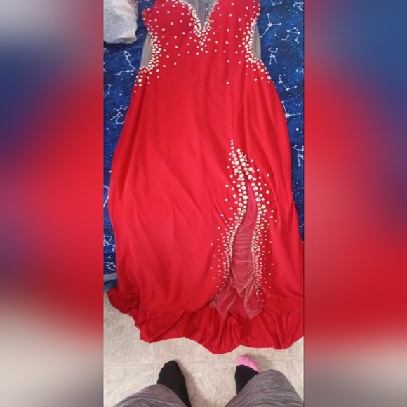 Dresses - Picture 1 of 3